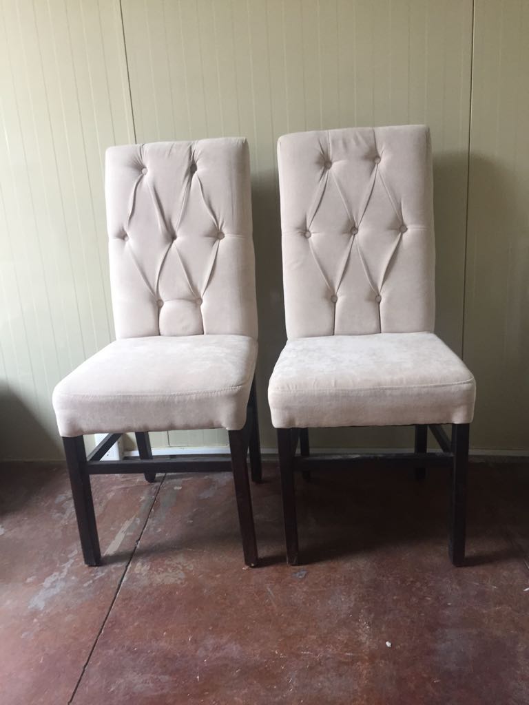 Montaje de Novios con sillones capitoneados