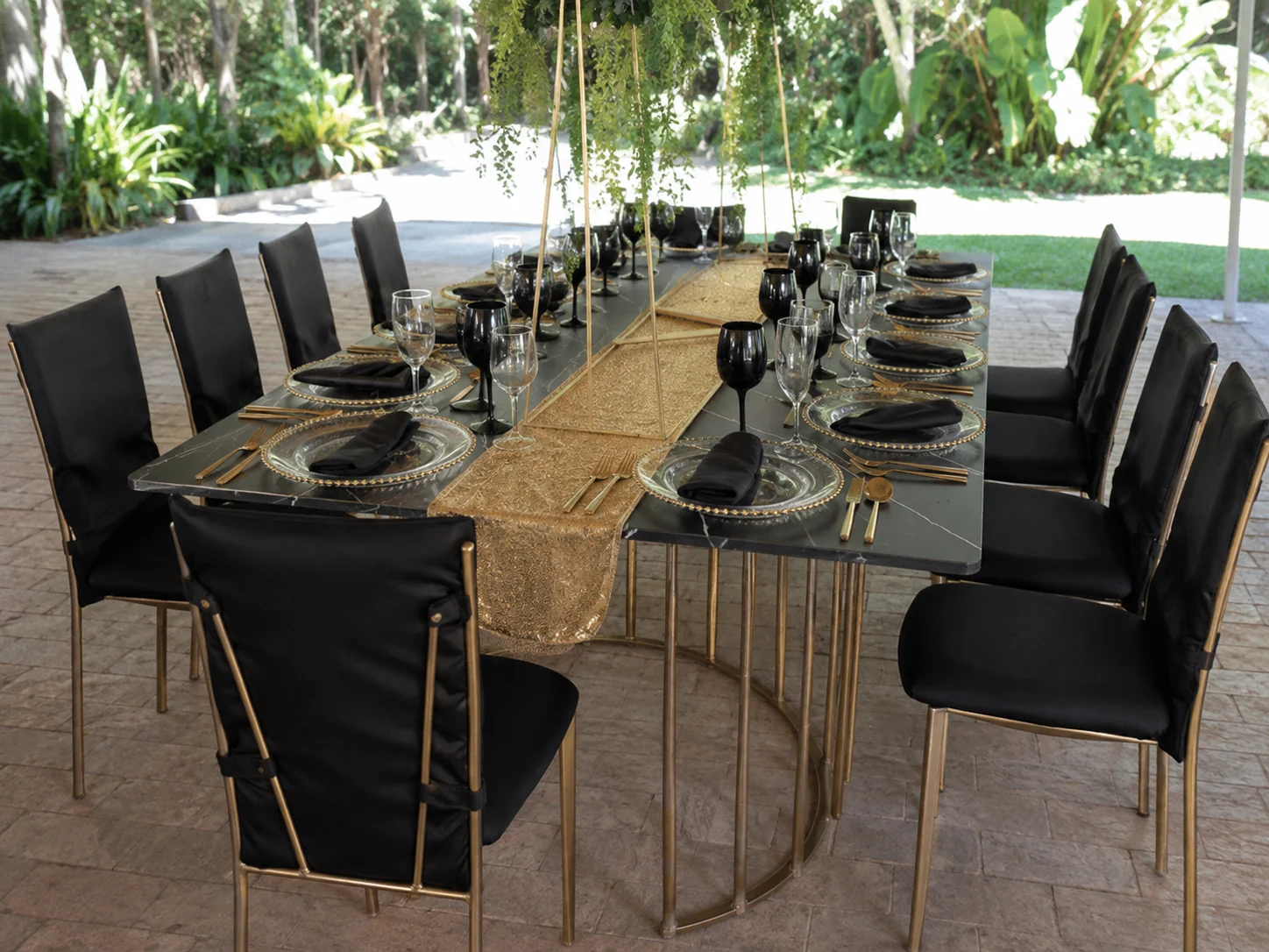 Mesa tipo marmol negra con silla Smith